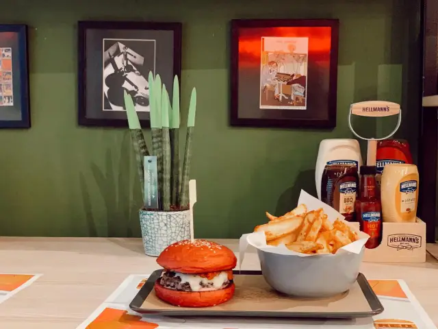 Red et Burger'nin yemek ve ambiyans fotoğrafları 1