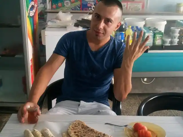 KRAL Tavukcu &TANTUNİ SIKMA GÖZLEME BÖREK'nin yemek ve ambiyans fotoğrafları 2