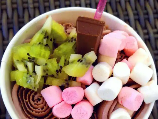 Gambar Makanan Rolly's Thai Roll Ice Cream 15