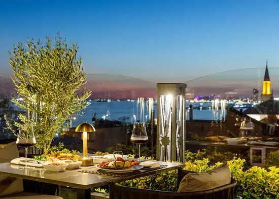 Amiralto Rooftop Restaurant & Bar'nin yemek ve ambiyans fotoğrafları 3