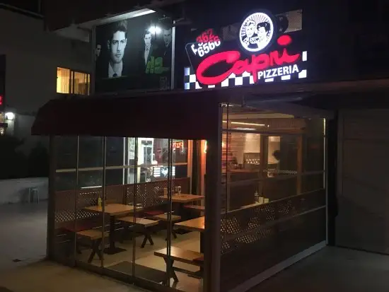 Capri Pizzeria'nin yemek ve ambiyans fotoğrafları 1