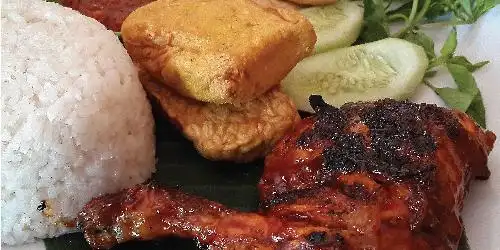 Ayam Bakar Sambal Judes, Baladewa