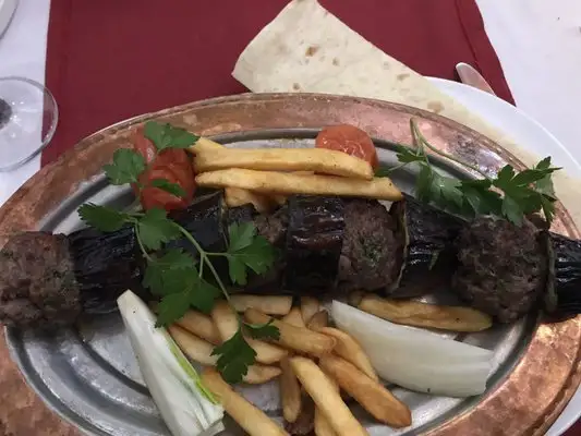 Three Partners Cafe &amp; Restaurant'nin yemek ve ambiyans fotoğrafları 2