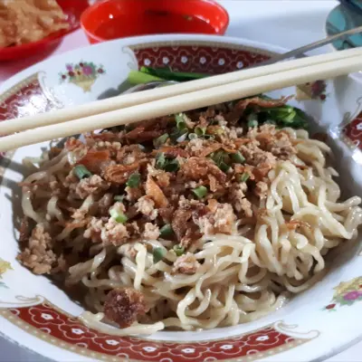 Mie Pinangsia