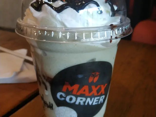 Maxx Corner