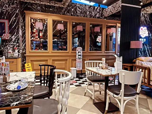 Happy Moon’s Bob’s Cafe'nin yemek ve ambiyans fotoğrafları 6