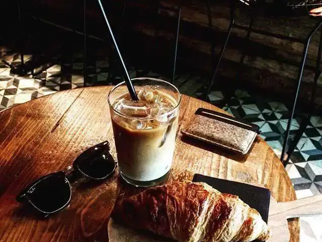 Geyik Coffee Roastery & Cocktail Bar'nin yemek ve ambiyans fotoğrafları 27