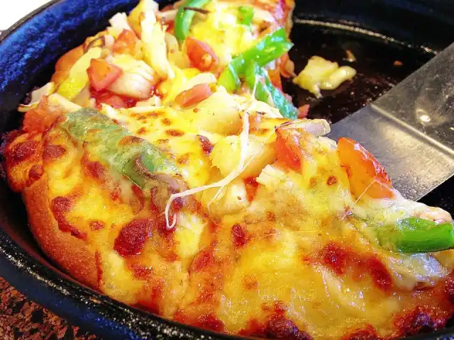 Pizza Hut Food Photo 2