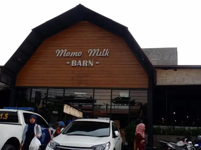Gambar Makanan Momo Milk Barn 20