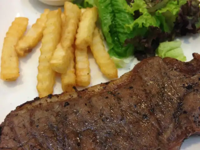 Gambar Makanan Oui Steak & Bistro 7