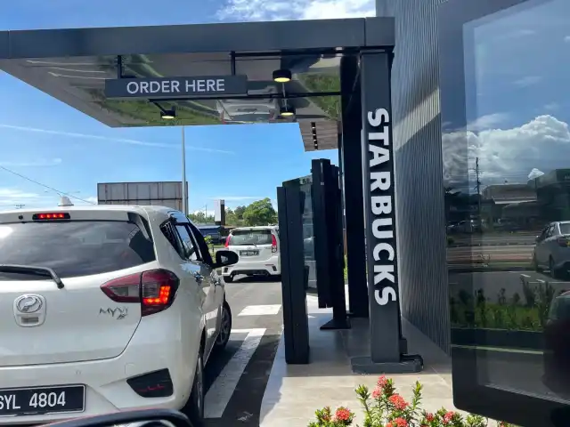 Starbucks Drive Thru Food Photo 1