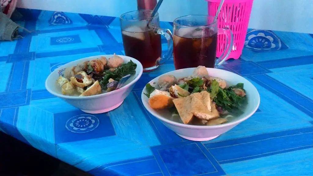 Bakso dan Soto Sapi Mbak Ketmi "Unggul Roso"