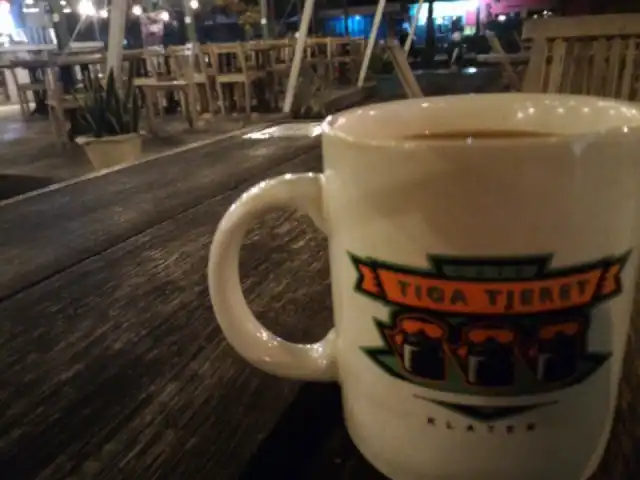 Cafe Tiga Tjeret