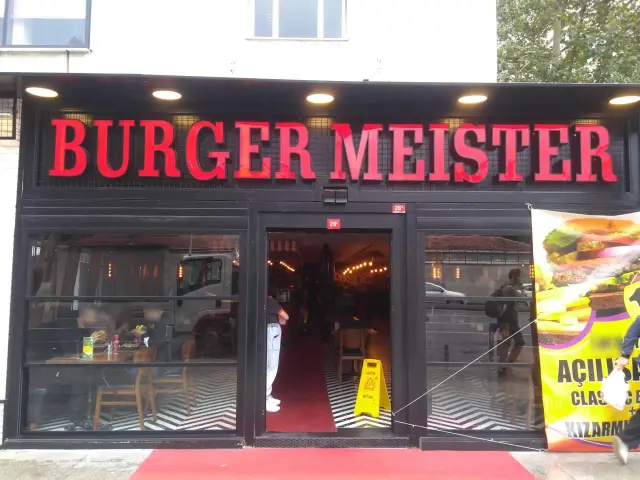 Burger Meister'nin yemek ve ambiyans fotoğrafları 3