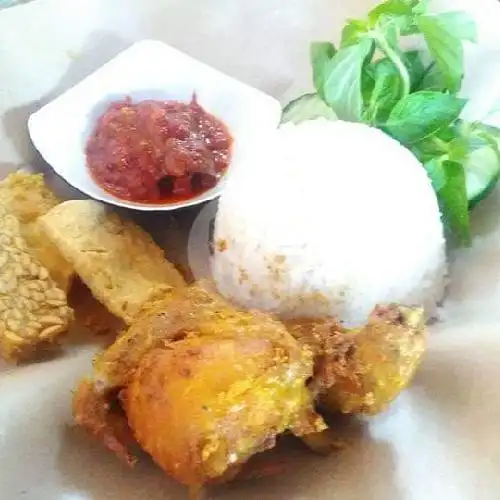 Gambar Makanan Warung Ayam Penyet Lombok Ijo 3, Jl Diponegoro No43 Palu Barat 6