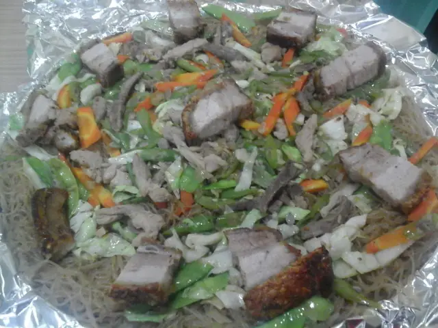 Mommy Auring's Pancit Food Photo 9