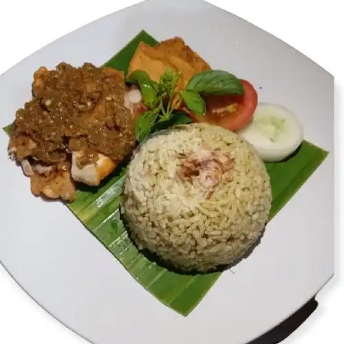 Gambar Makanan NASI KELOR AYAM AL-SYAKIRIN NIKMATALLAH - UPG, Jl. Abu Bakar Lambogo 1 No.8A 16