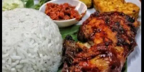 Ayam Bakar Kembar, Romowijoyo