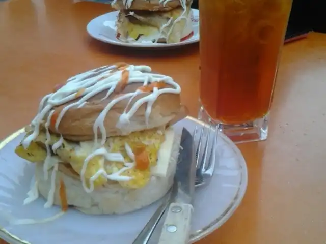 Gerai Burger Oblong (Che Ein) Food Photo 3