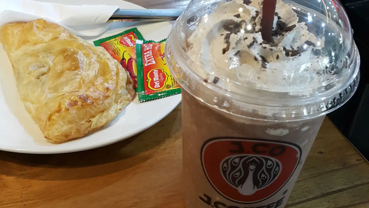 J.CO Donuts & Coffee