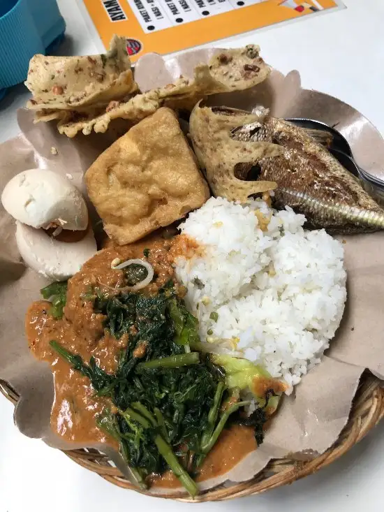 Gambar Makanan Nasi Pecel Bu Tinuk 2