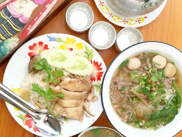 Thai Tuk Tuk Food Photo 12