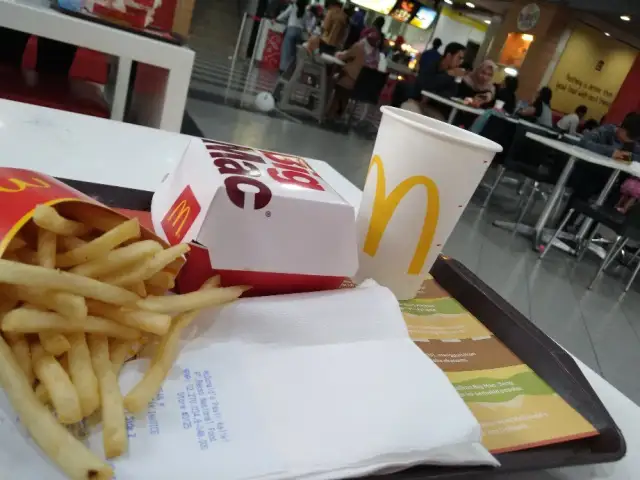 Gambar Makanan McDonald's Plaza Istana 4