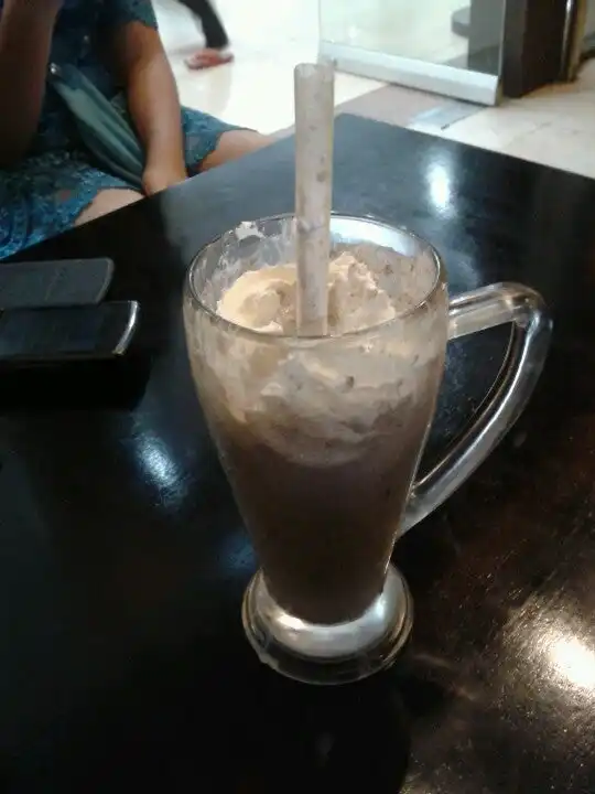 Coffee toffee plaza cibubur