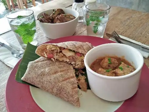 Rojo's Breakfast & Lunch Corner, Pantai Berawa