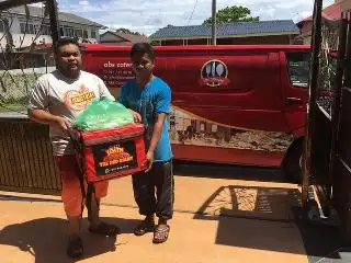 The Red Giant "Roti John"