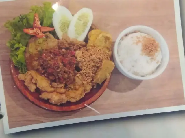 Gambar Makanan Ayam Goreng Bumbu Warisan 11