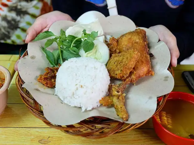 Gambar Makanan Ayam Goreng Ibu Djagat 17