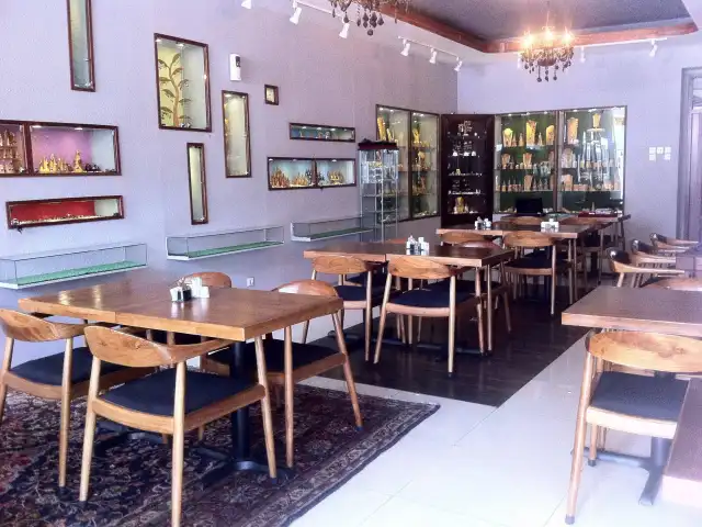 Gambar Makanan Cafe Diem - Kayun Hostel Downtown 4