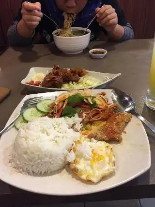 Singapore Chicken Rice (SCR) Food Photo 2