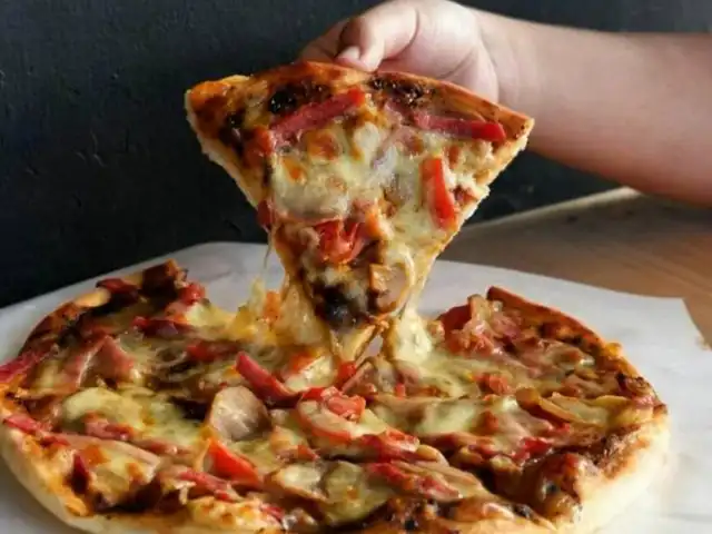 Gambar Makanan Pizza Prank 1