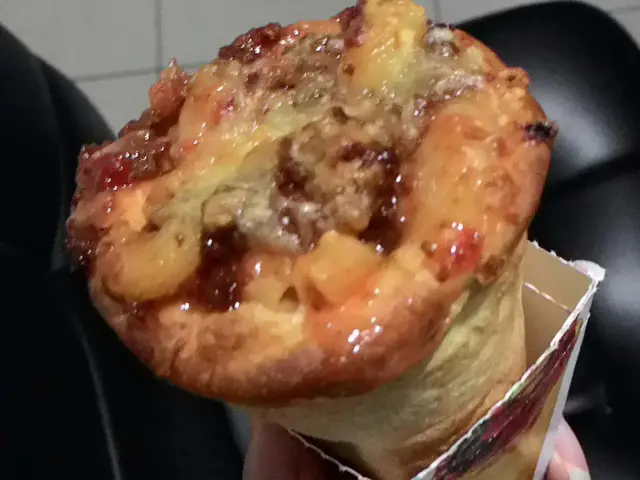 Gambar Makanan Classic Pizza Cone 6