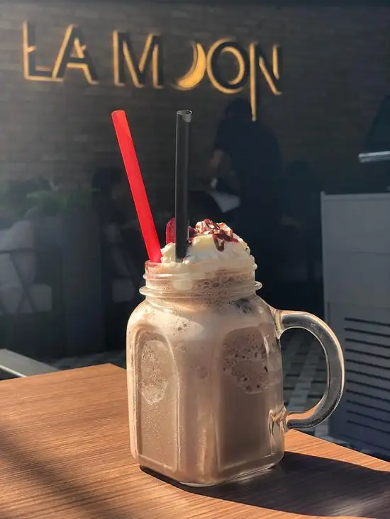 La Moon Lounge & Cafe'nin yemek ve ambiyans fotoğrafları 19