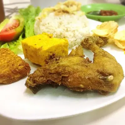 Ayam Goreng Pemuda Surabaya