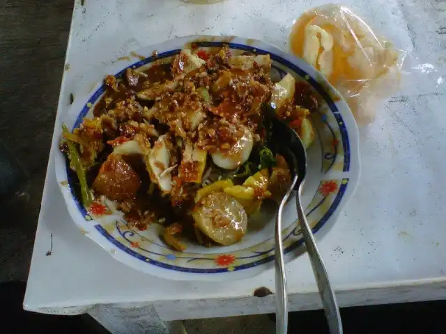 Rujak Petis Pojok