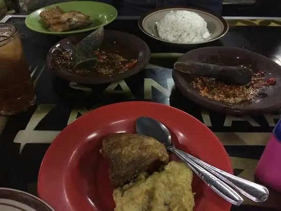 Gambar Makanan Sambal Bawang Penyet Mbah Djayus 8