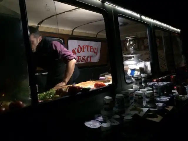 Esat Köfte-Antrikot'nin yemek ve ambiyans fotoğrafları 16