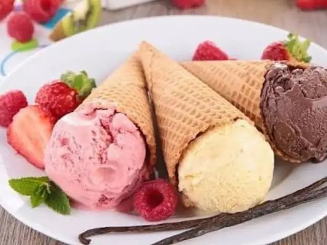 Gambar Makanan Eiffel Ice Cream & Resto 2