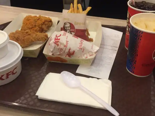 KFC Drive-Thru Food Photo 15