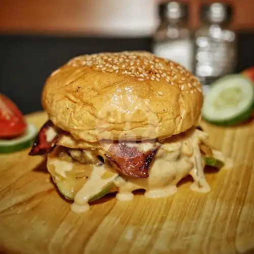 Gambar Makanan OTW Burgerbar, Simpang Hasanuddin 2