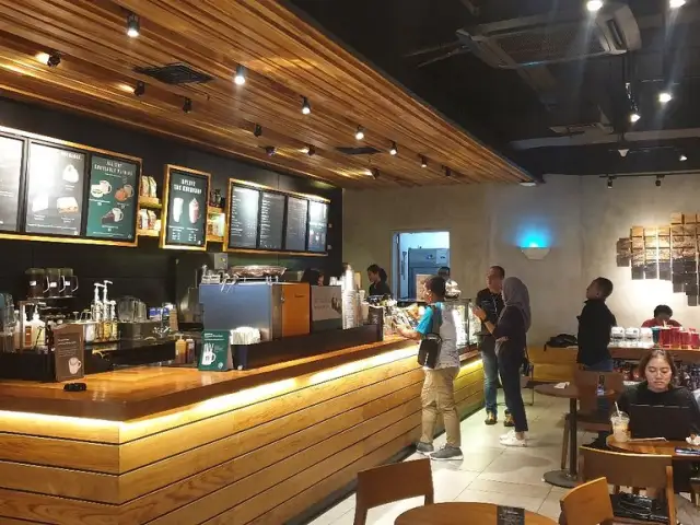 Gambar Makanan Starbucks - D'Mall 2