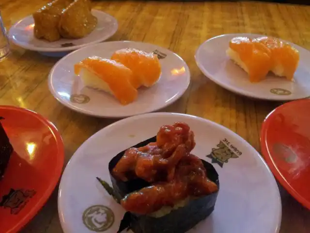 Sushi Tie Food Photo 1
