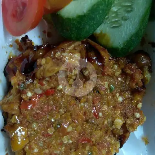 Gambar Makanan Ayam Geprek dan Kebab Burger Madyotaman, Banjarsari 12