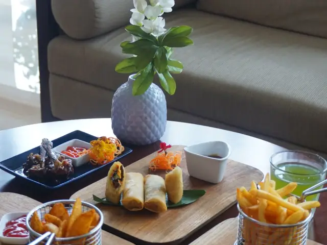 Gambar Makanan LobbyLounge-SwissBelhotelSerpong 15