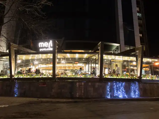 Meşi Pasta Cafe & Restaurant'nin yemek ve ambiyans fotoğrafları 3