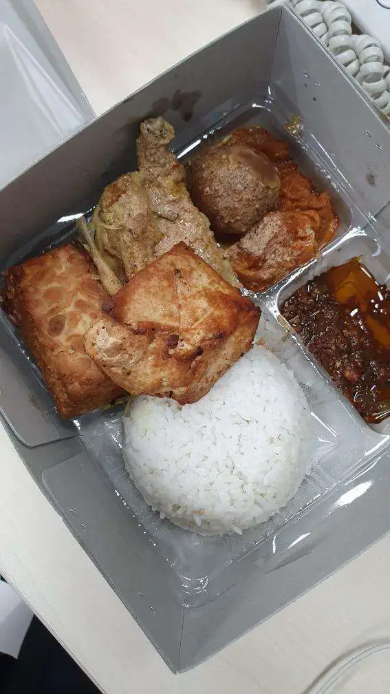 Gambar Makanan Rumah Makan Gudeg Jogja “Bu Hani” 11